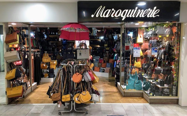 Vitrine de la boutique Latitude au Centre Commercial La Beaujoire